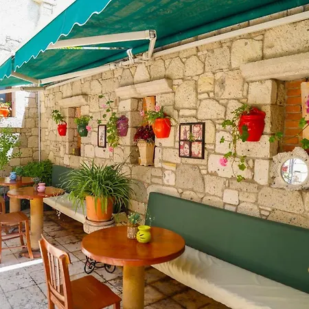 Apaz Alacati